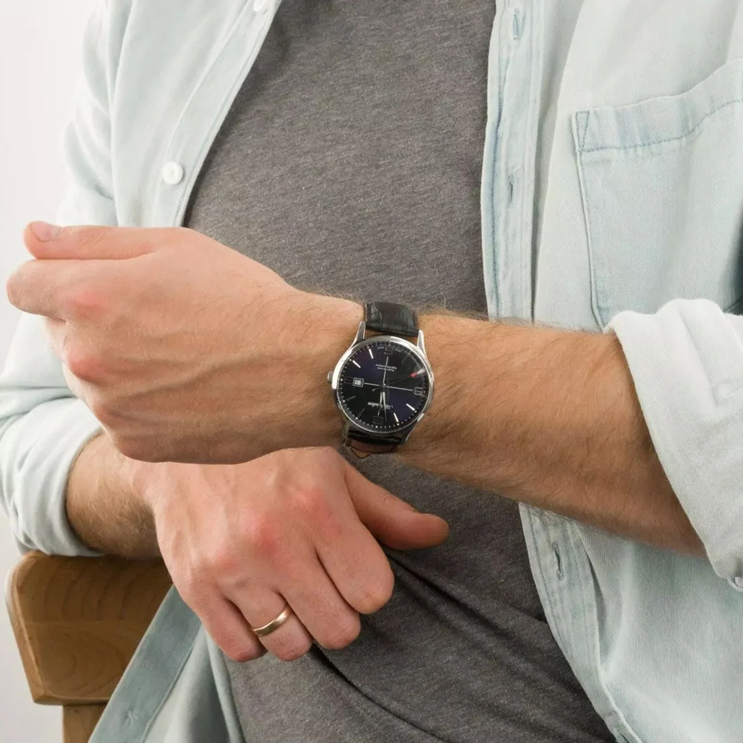 Vintage Men Quartz Blue Dial Analog Leather Watch A8331.5255Q - Image 5