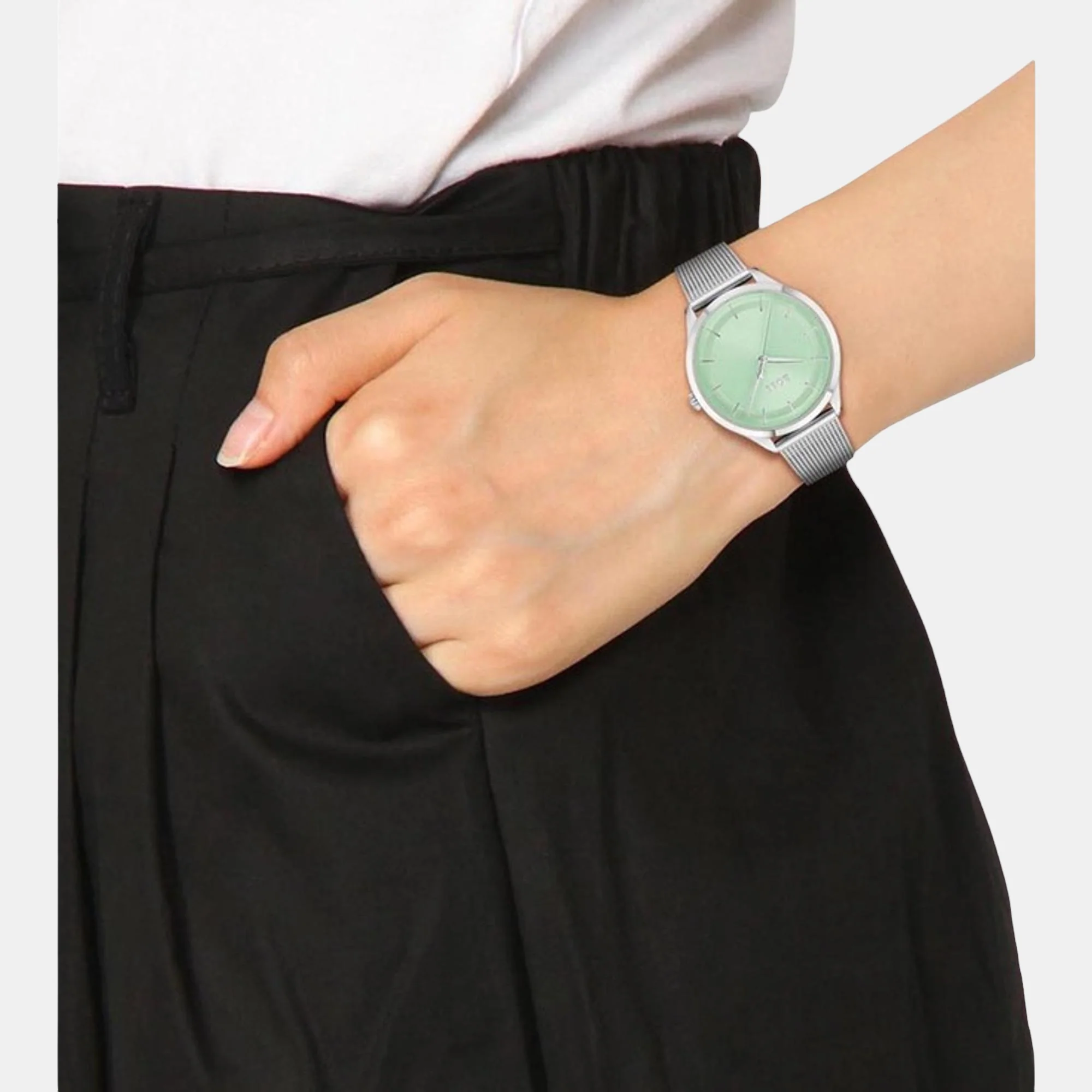 Pura Women Quartz Black Dial Analog Stainless Steel Watch 1502636 - Image 4