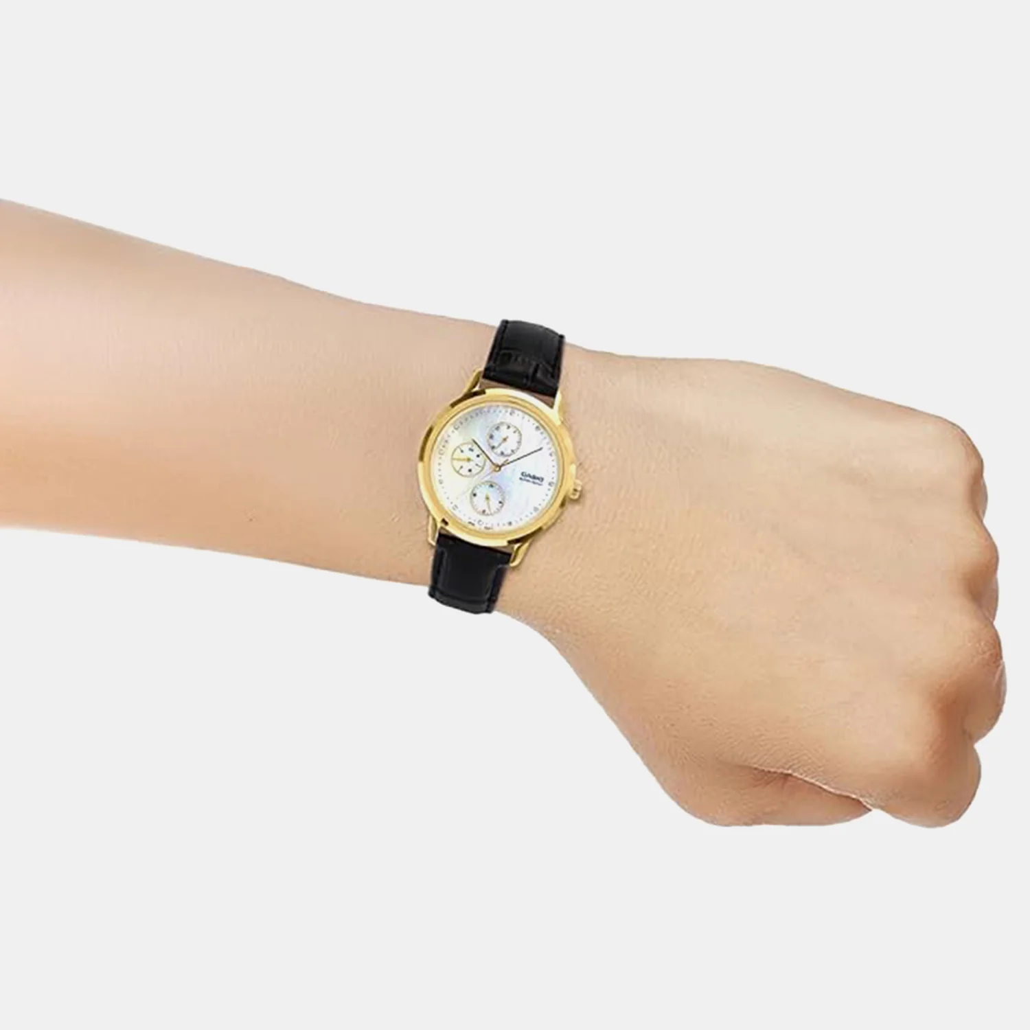 Women Quartz White Dial Analog Brass Watch A2495 - Image 2