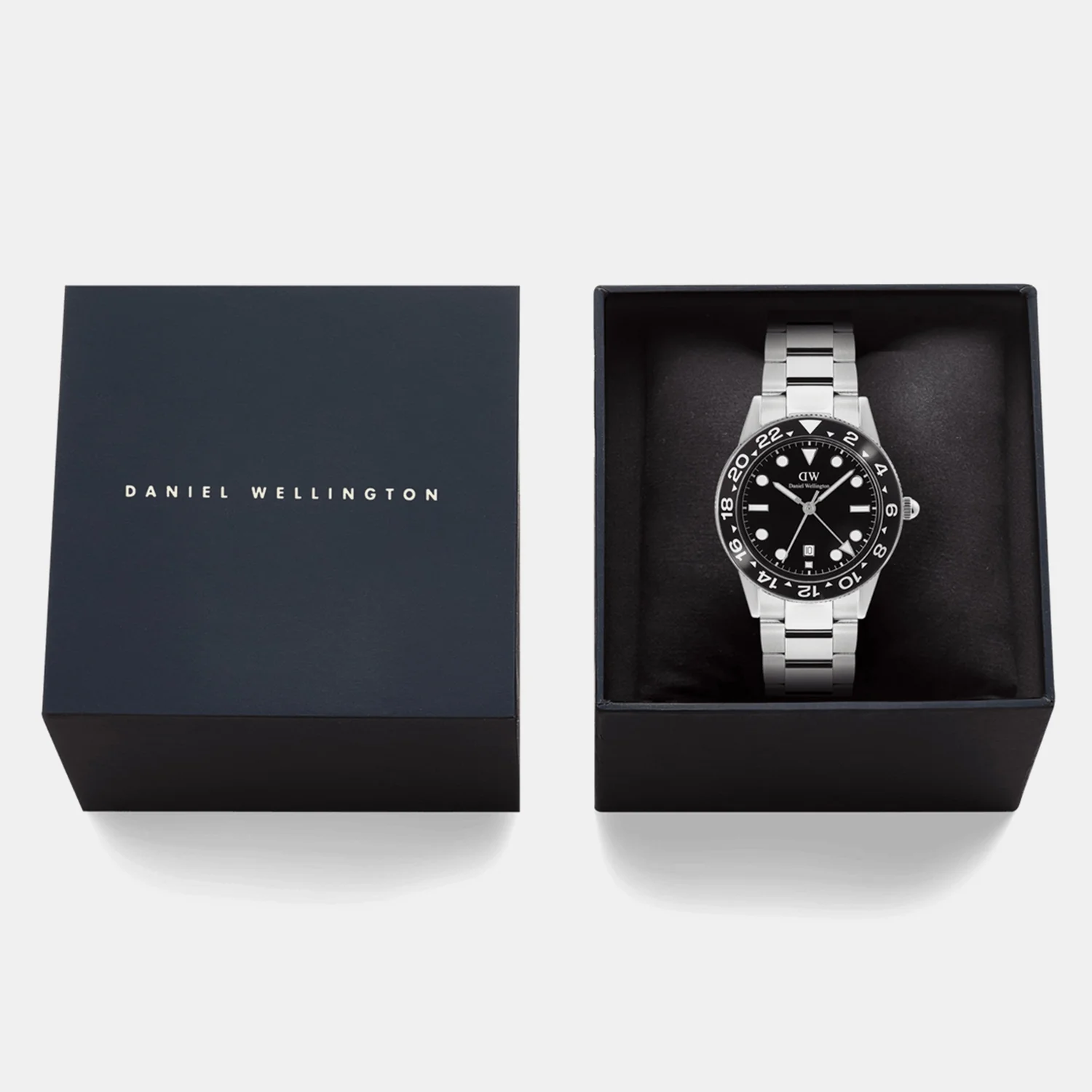 Iconic Men Quartz Black Dial Analog Stainless Steel Watch DW00100919K - Image 6