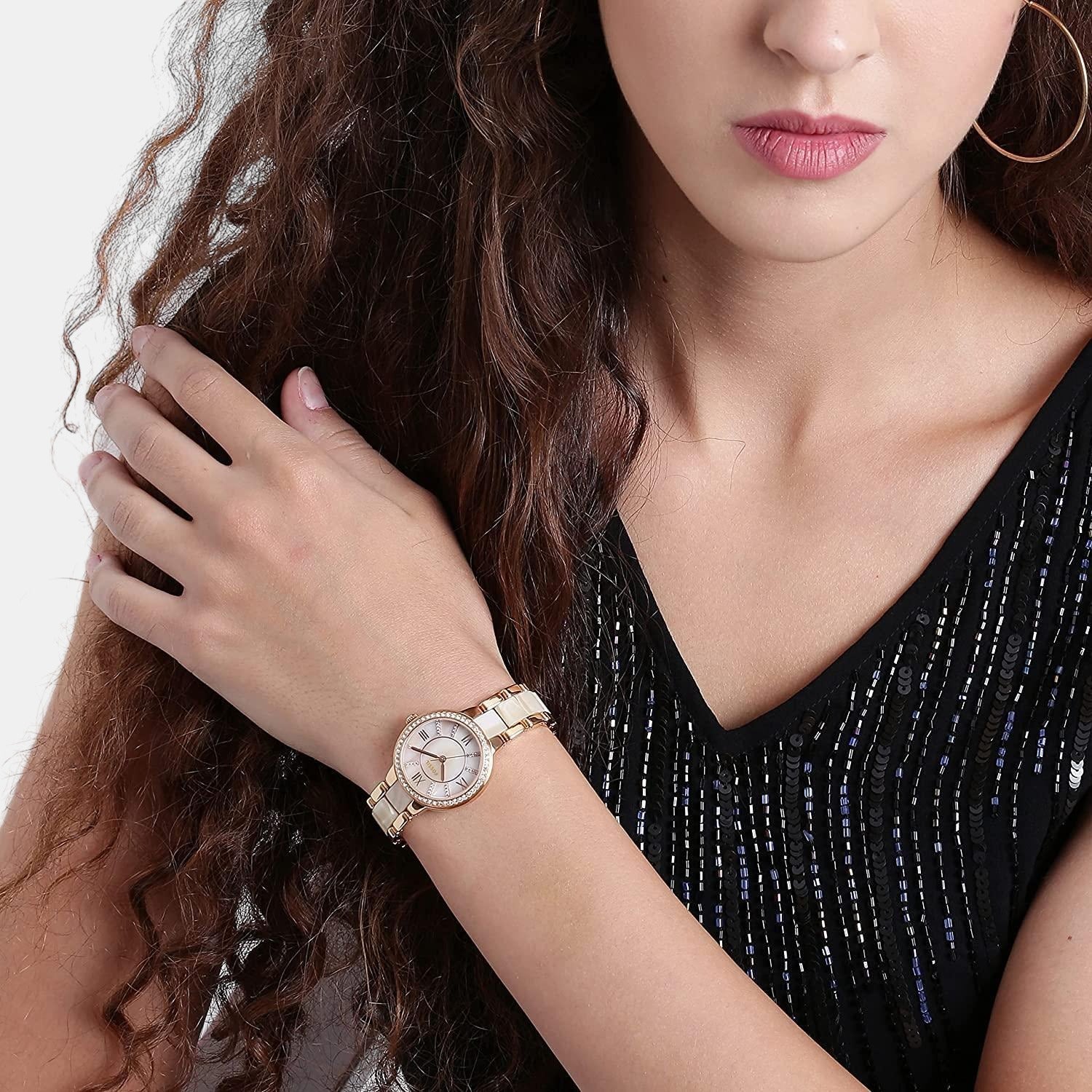 Virginia Women Quartz Mother Of Pearl Dial Analog Stainless Steel Watch ES3716 - Image 4