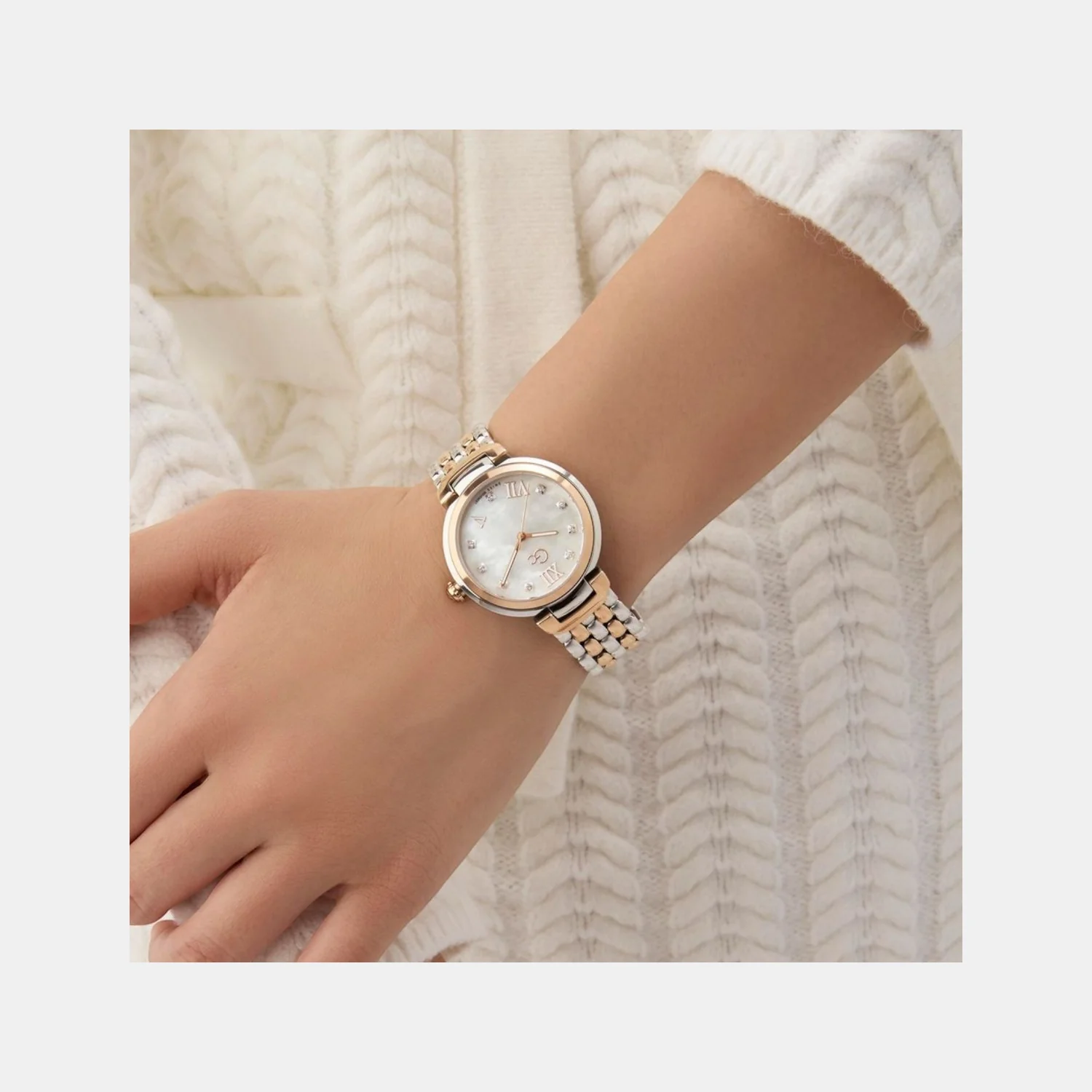 Gc Allure Women Quartz Mother Of Pearl Dial Analog Stainless Steel Watch Z64001L1 - Image 4