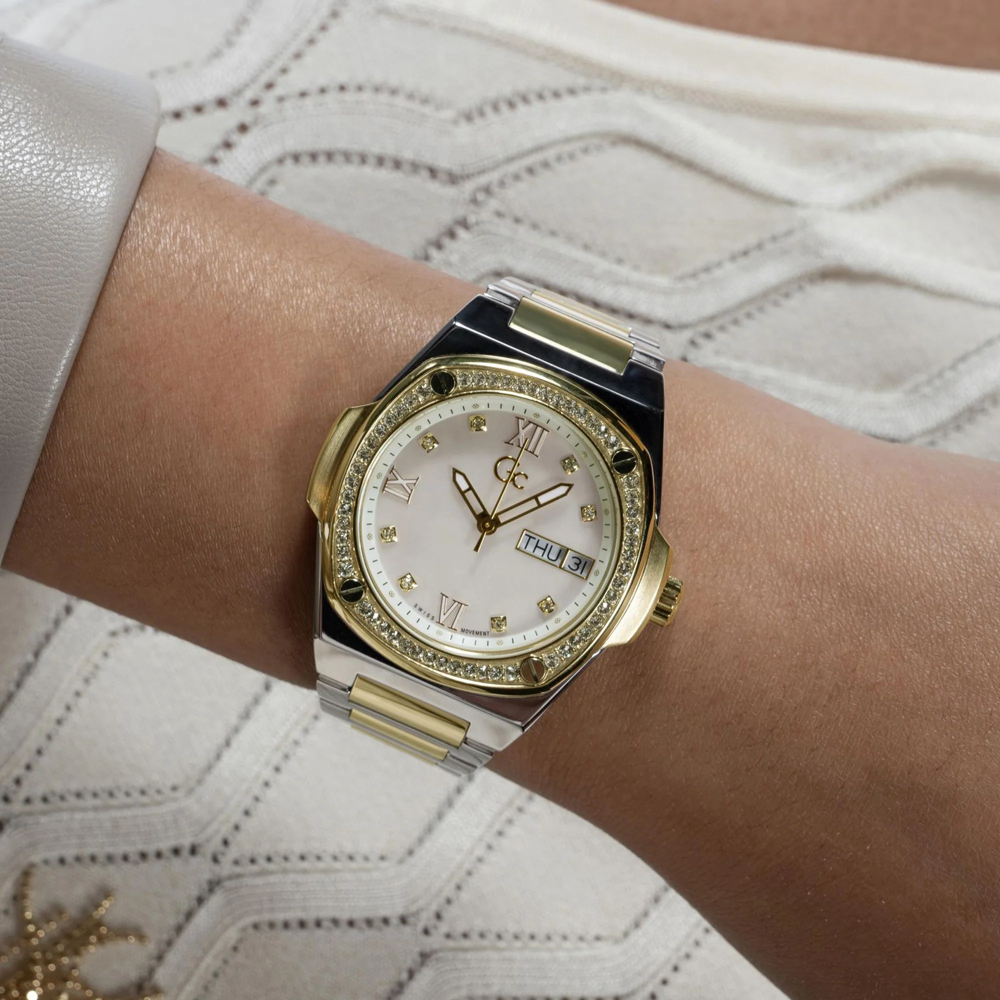 Coussin Shape Lady Women Quartz White Dial Analog Stainless Steel Watch Y98008L1MF - Image 8