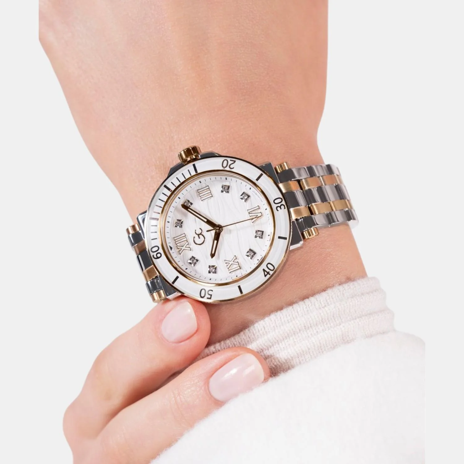 One Sport Women Quartz White Dial Analog Stainless Steel Watch Z45002L1MF - Image 6