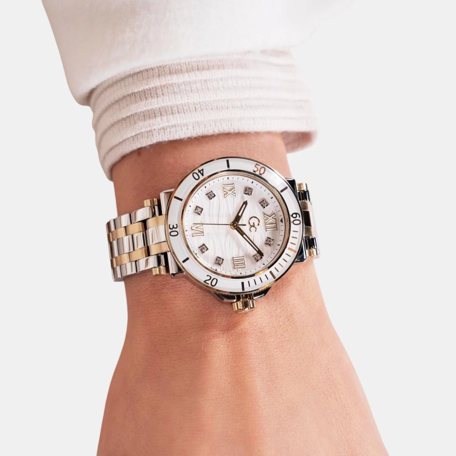 One Sport Women Quartz White Dial Analog Stainless Steel Watch Z45002L1MF - Image 7