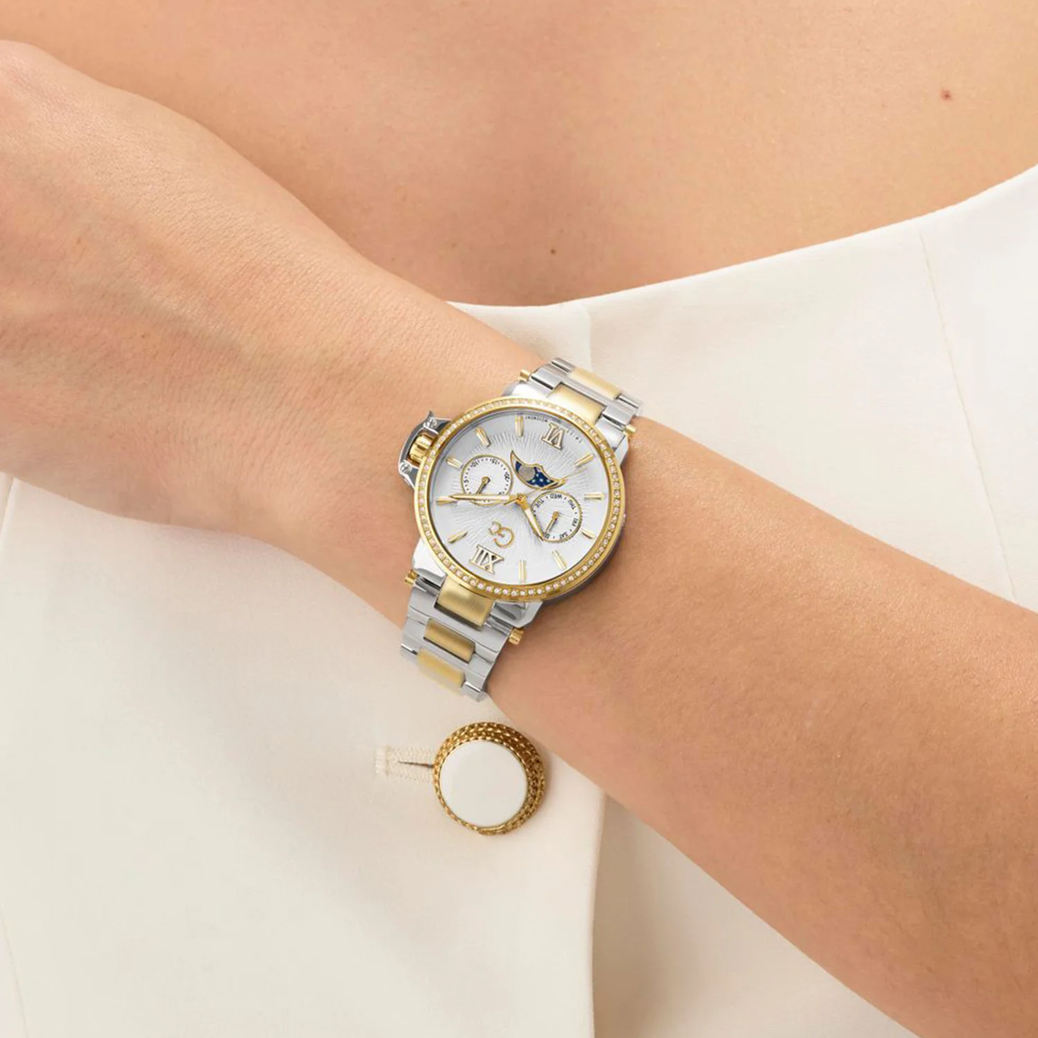 Sportchic Women Quartz White Dial Analog Stainless Steel Watch Z69003L6 - Image 3