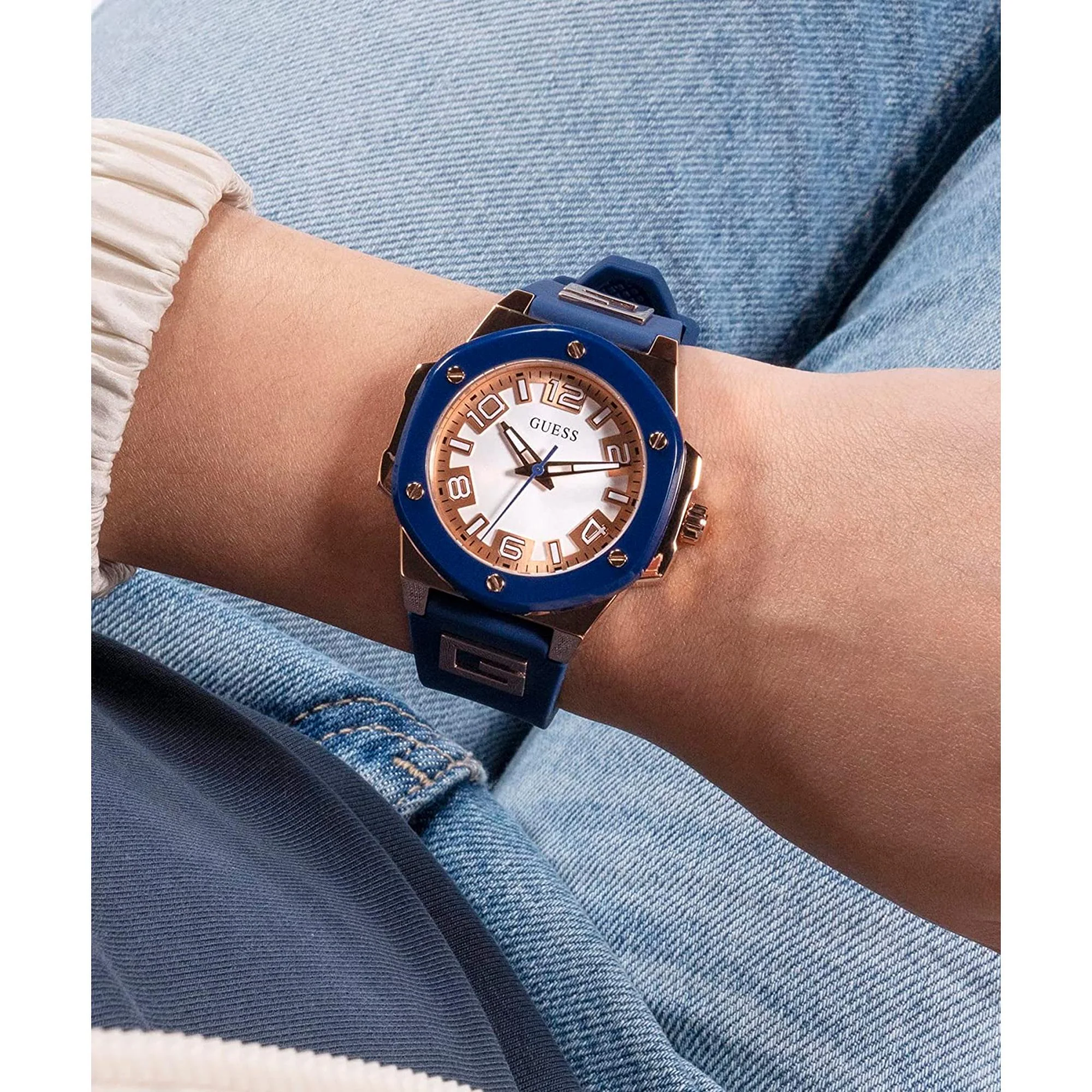 G Hype Women Quartz Two Tone Dial Analog Silicone Watch GW0555L4 - Image 4