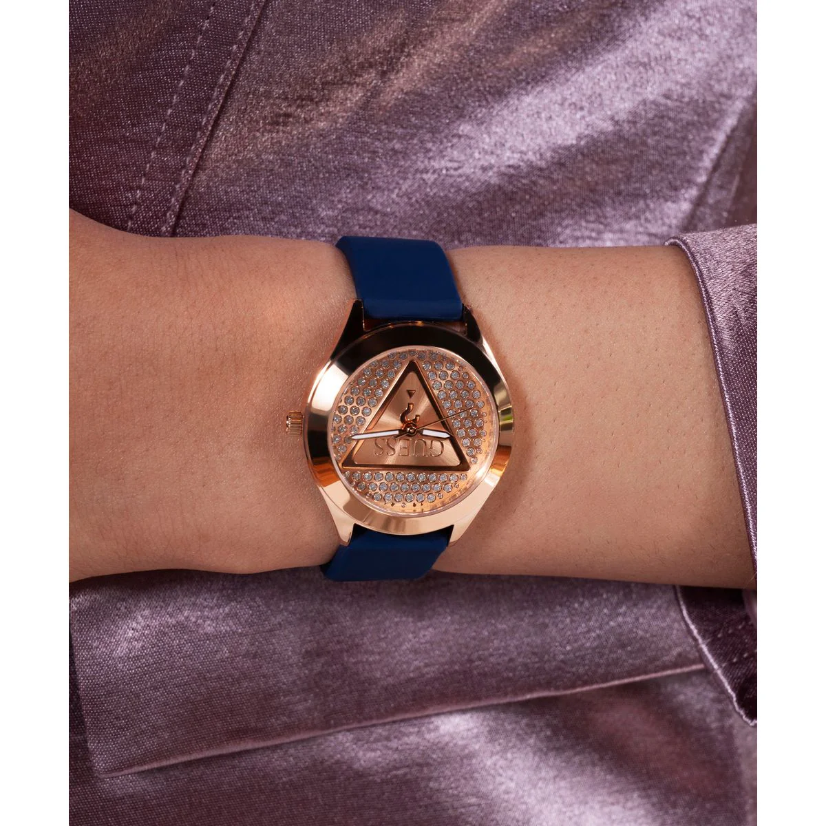 Glitz Women Quartz Rose Gold Dial Analog Silicone Watch GW0745L4 - Image 7