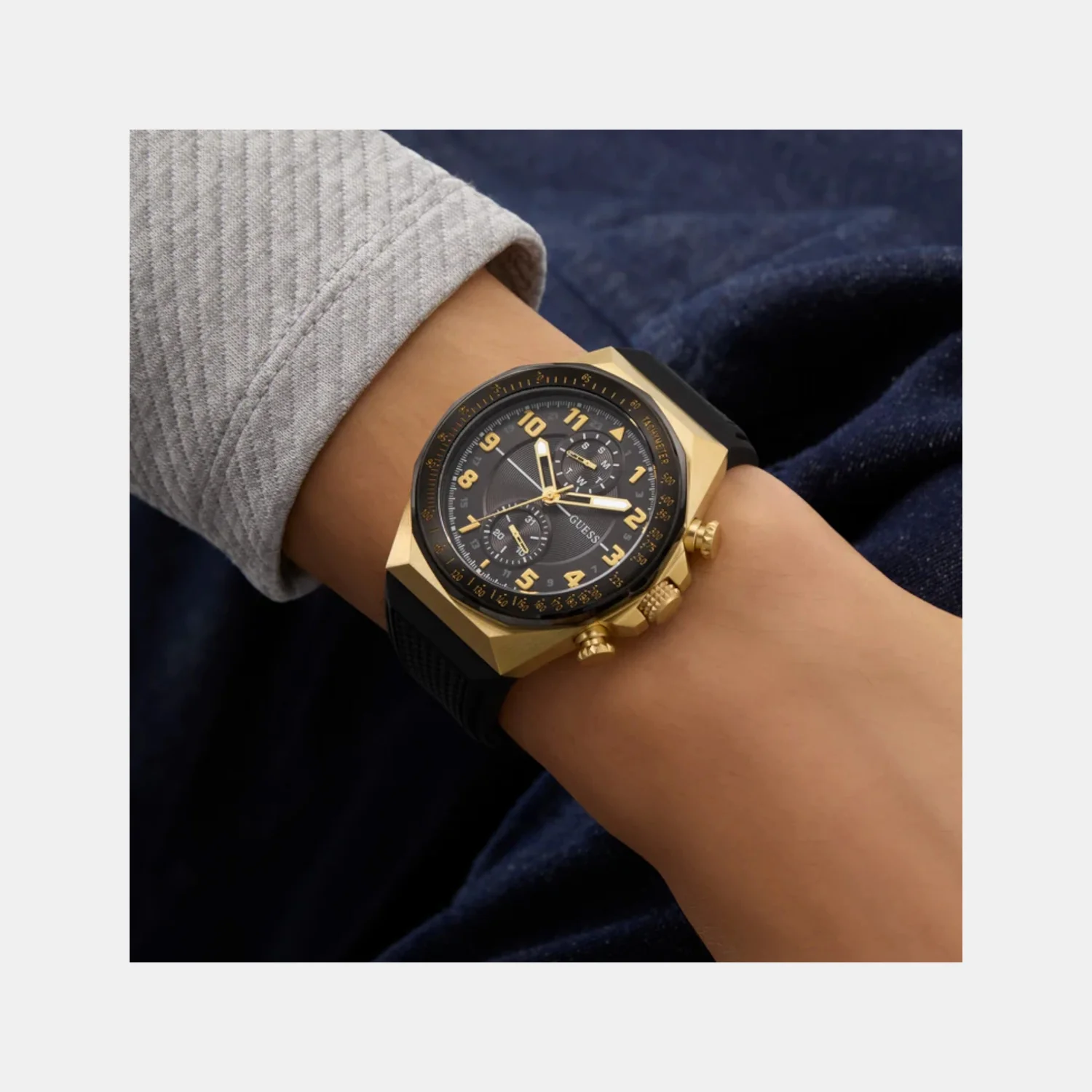Sport Men Quartz Black Dial Chronograph Silicone Watch GW0902G1 - Image 6