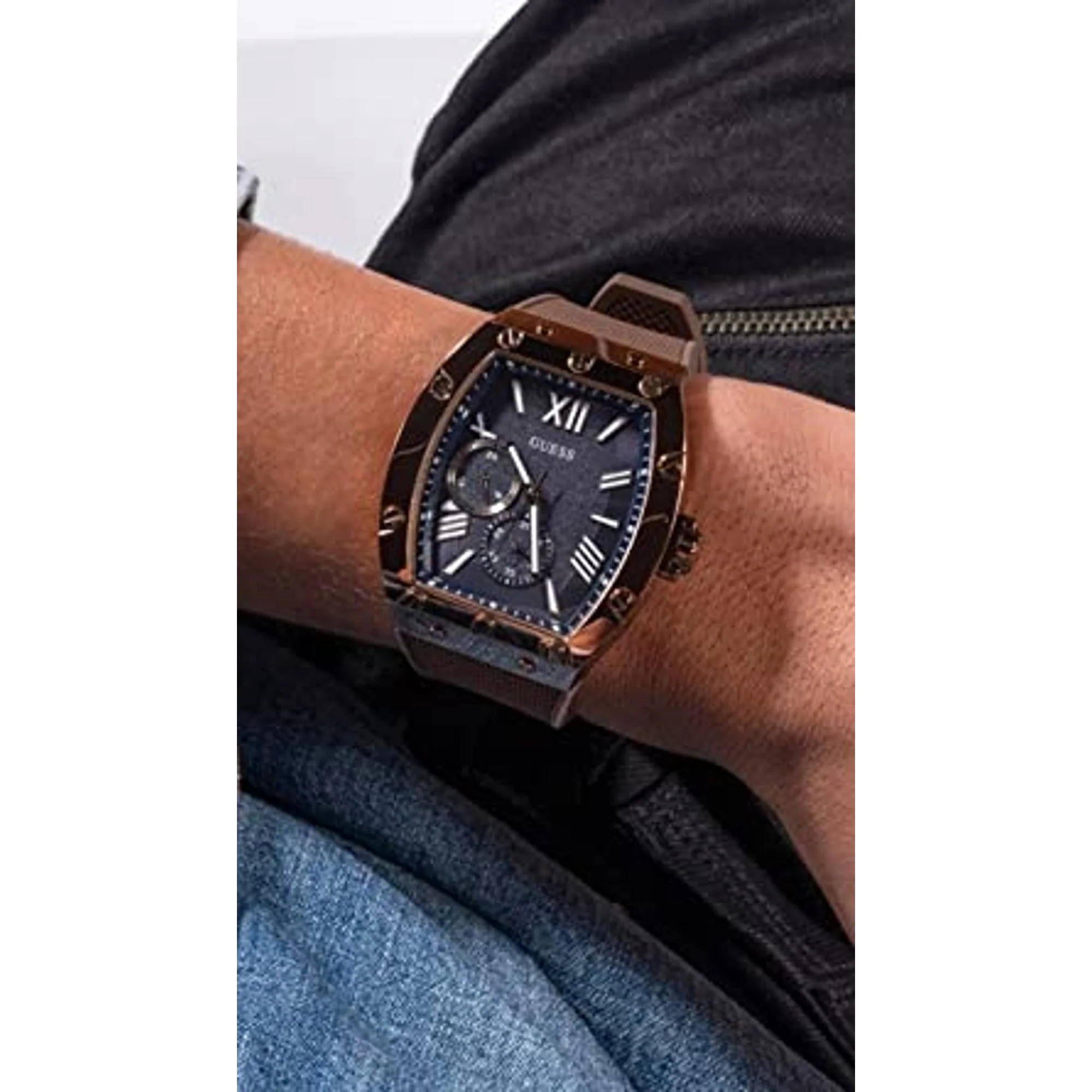 Men Quartz Black Dial Chronograph Leather Watch GW0568G1 - Image 5