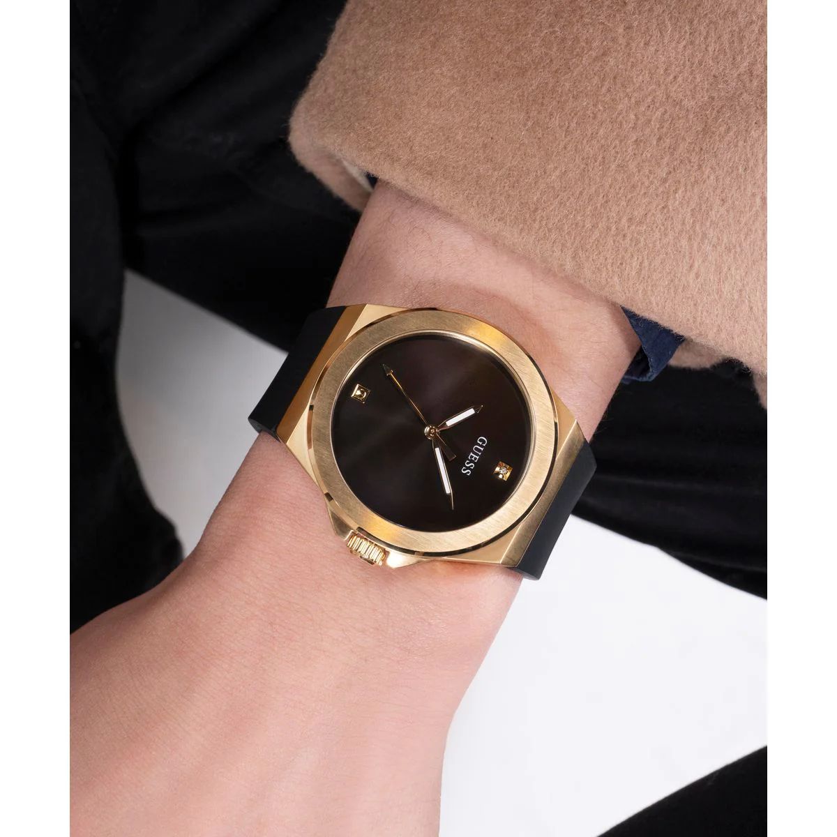vinyl Men Quartz Black Dial Analog Silicone Watch GW0790G1 - Image 8