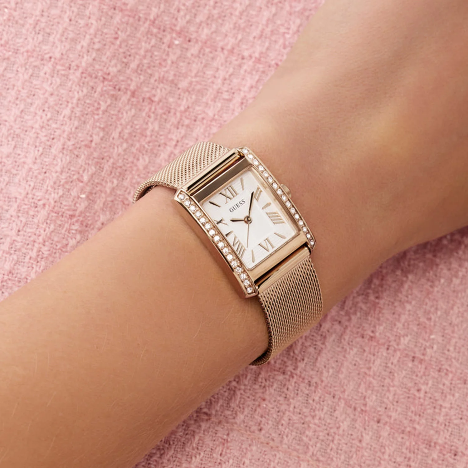 Women Quartz White Dial Analog Mesh Watch GW0997L3 - Image 6
