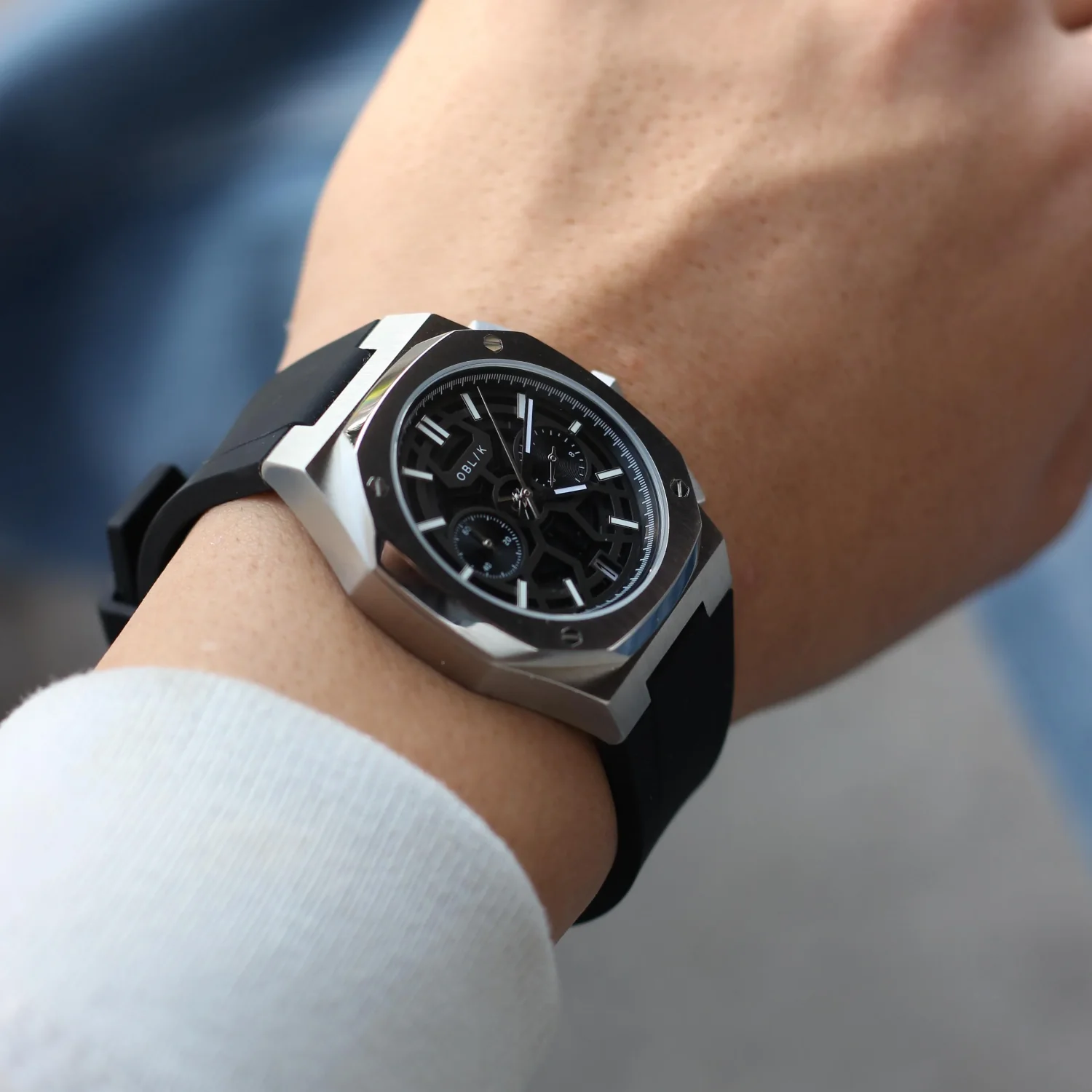 Geome Sport Men Quartz Black Dial Chronograph Silicone Watch - Image 4