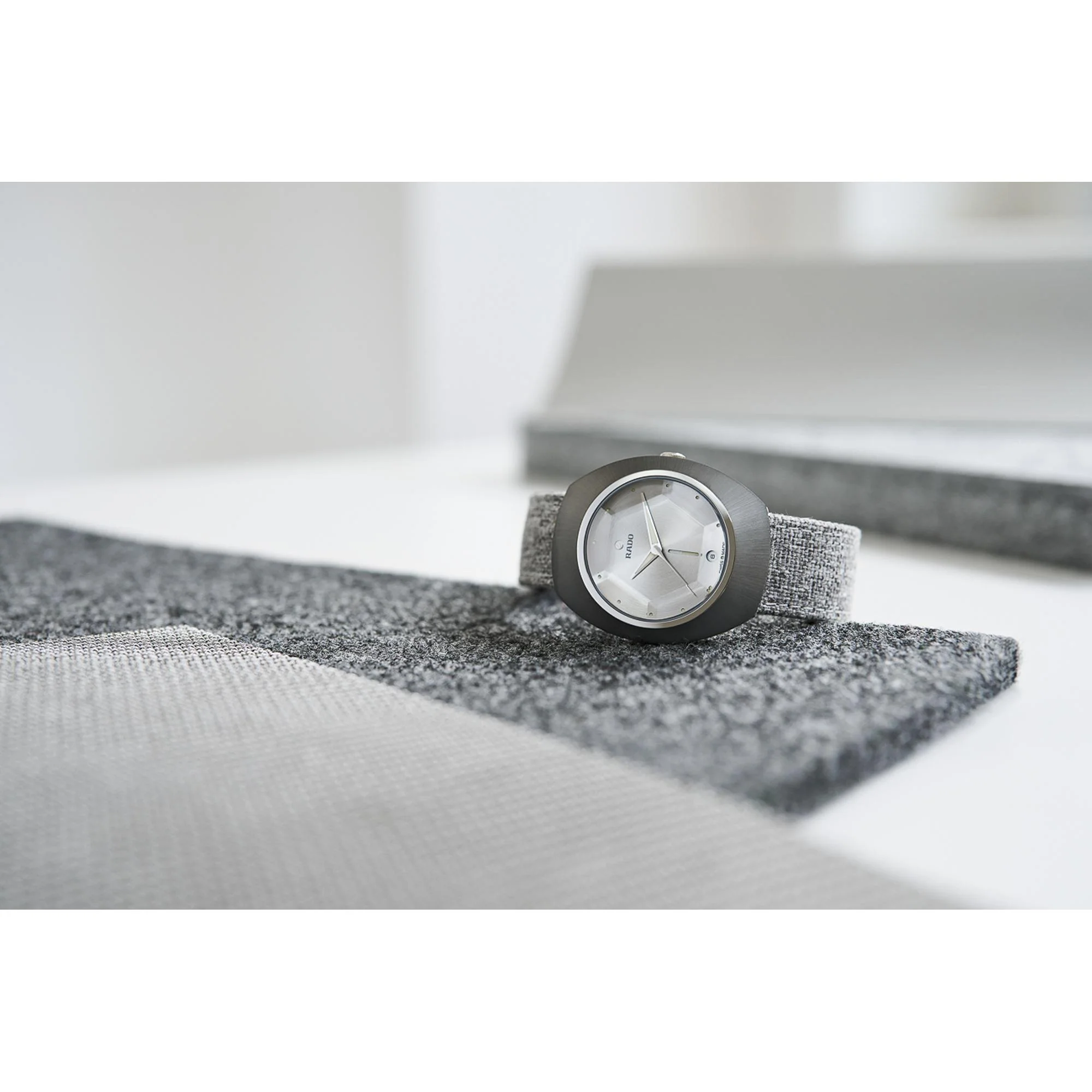 Diastar Unisex Automatic Grey Dial Analog Stainless Steel Watch R12163118 - Image 4