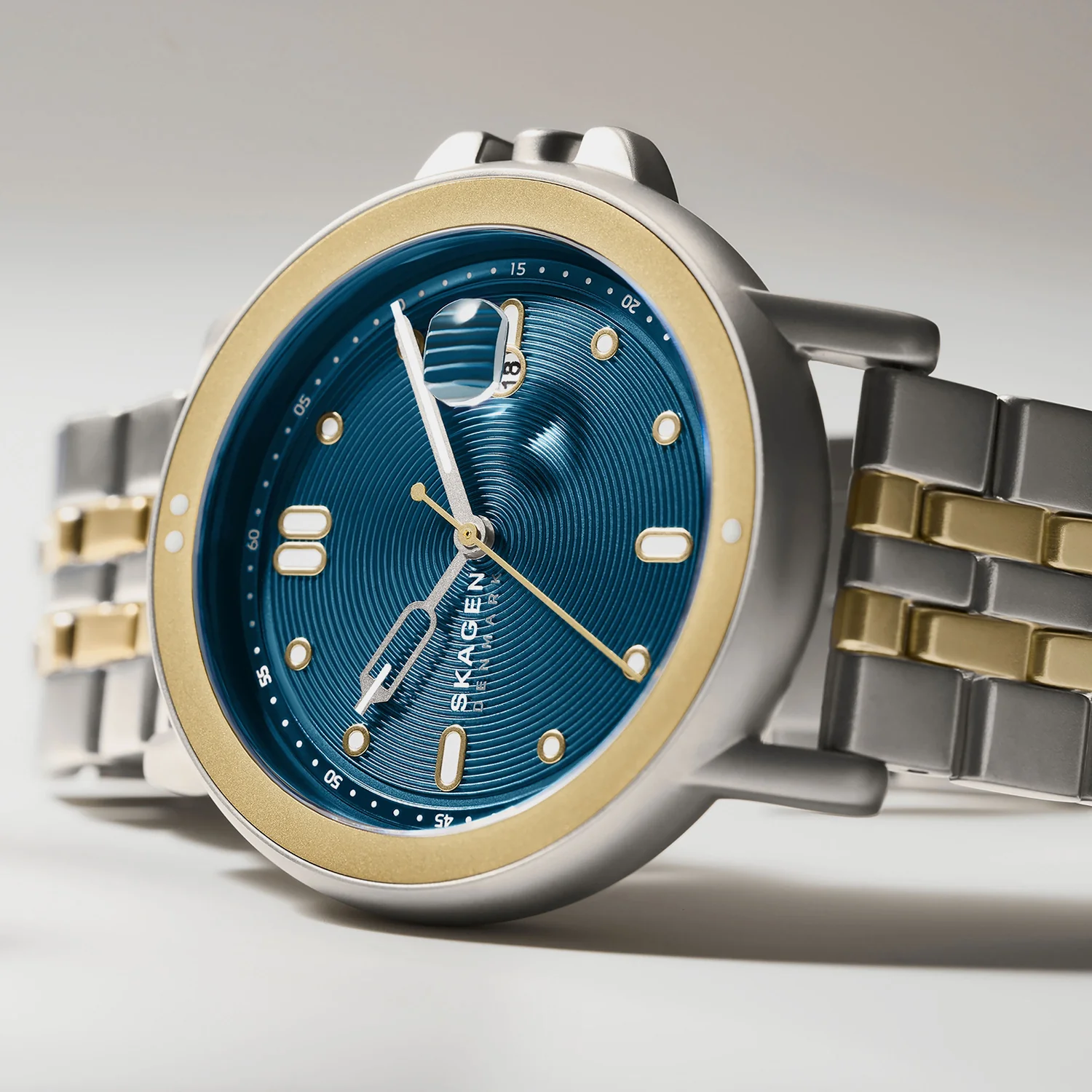 Signatur Sport Men Quartz Blue Dial Analog Stainless Steel Watch SKW6921 - Image 4