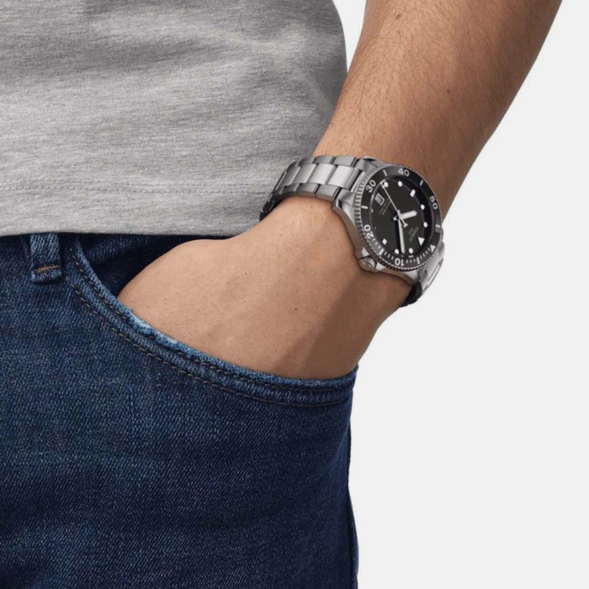 Seastar 1000 Men Quartz Black Dial Analog Stainless Steel Watch T1204101105100 - Image 9