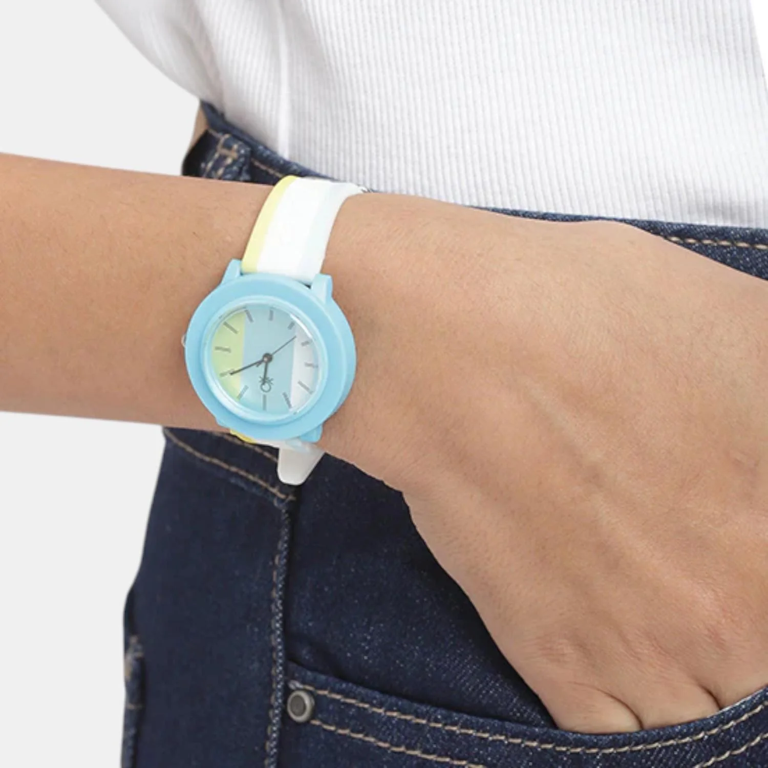 Iconic Women Quartz Multi-Colour Dial Analog Silicone Watch UWUCL0402 - Image 5