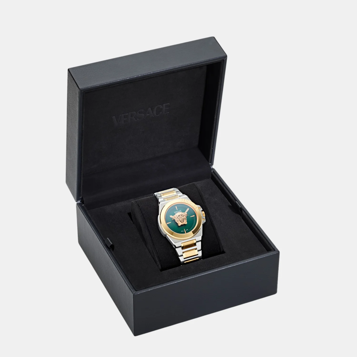 HeraWomen Quartz Green Dial Analog Stainless Steel Watch VE8D00524 - Image 3
